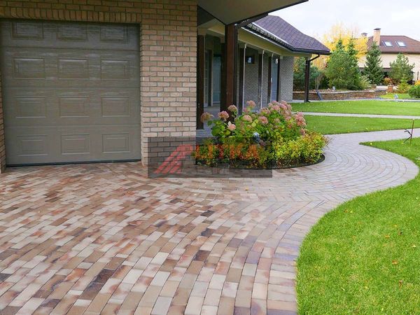 тротуарная плитка во дворе частного дома фотo и цена